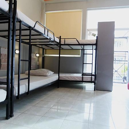 Dream Station - Saigon Hostel Хошимин Екстериор снимка