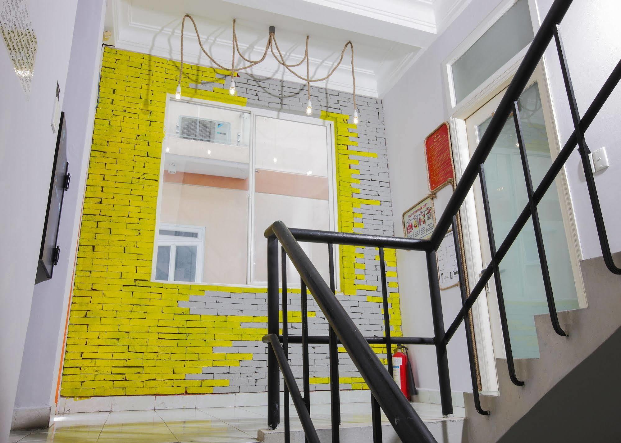 Dream Station - Saigon Hostel Хошимин Екстериор снимка