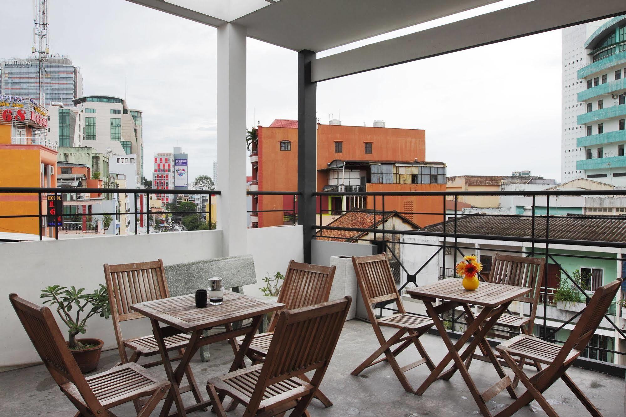 Dream Station - Saigon Hostel Хошимин Екстериор снимка