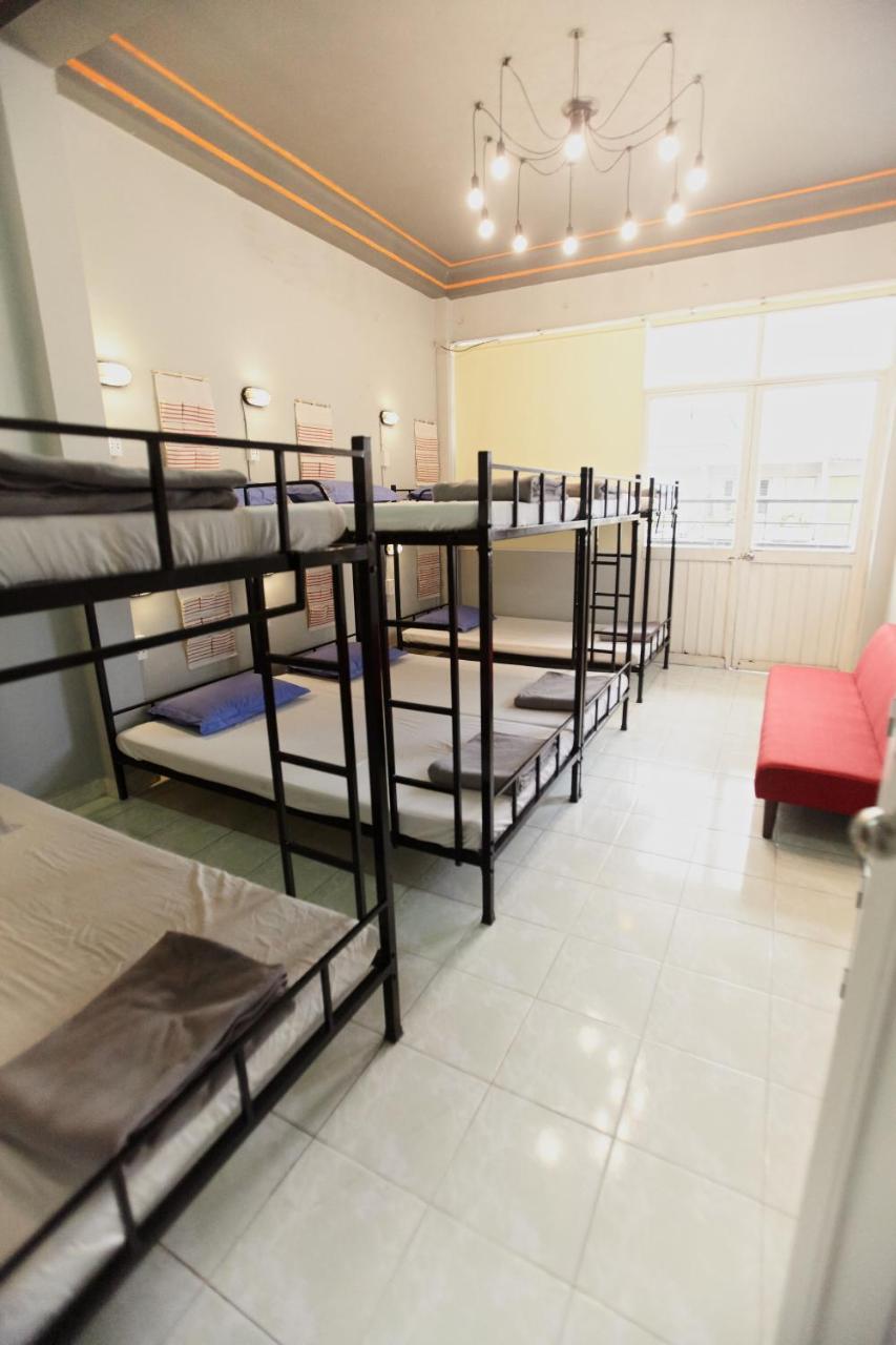 Dream Station - Saigon Hostel Хошимин Екстериор снимка
