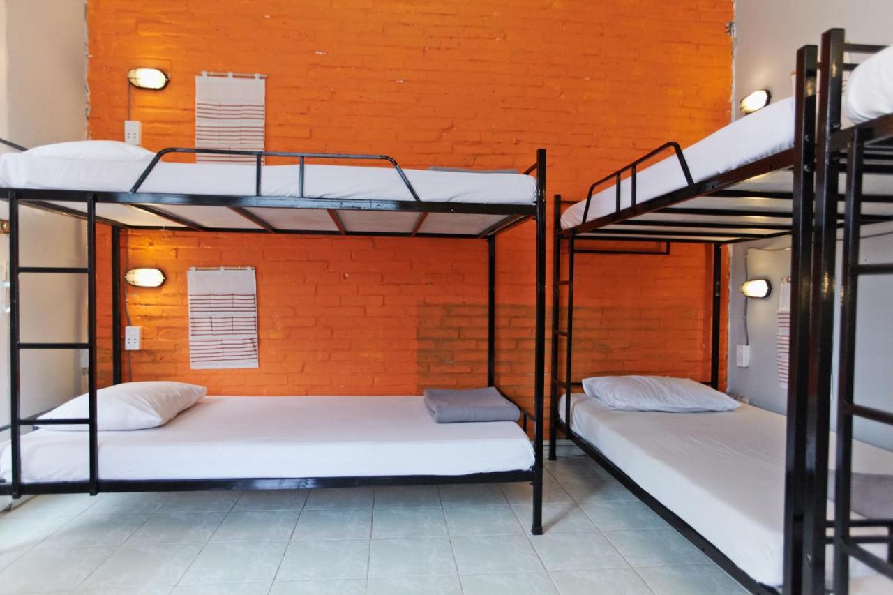 Dream Station - Saigon Hostel Хошимин Екстериор снимка