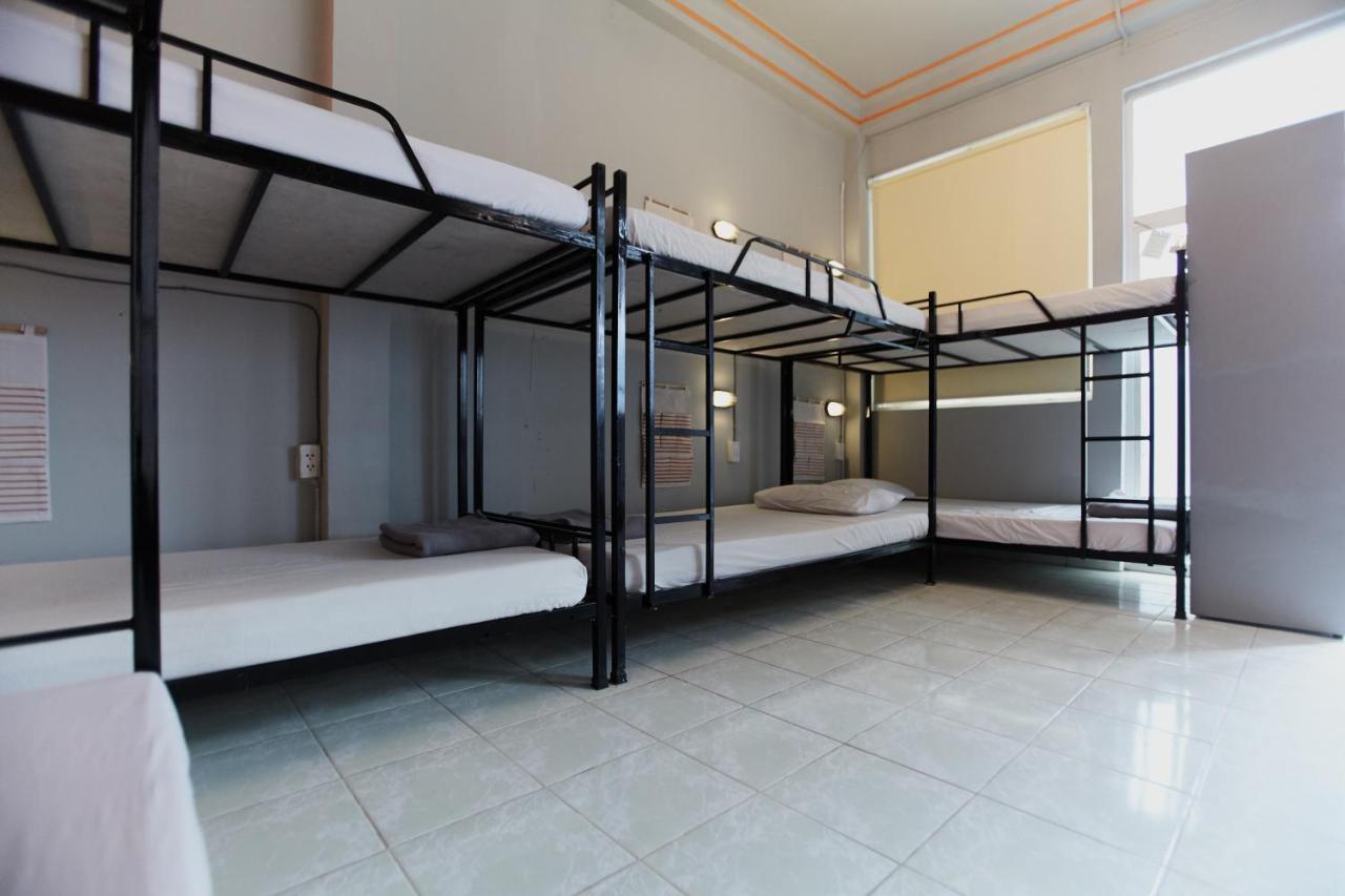 Dream Station - Saigon Hostel Хошимин Екстериор снимка