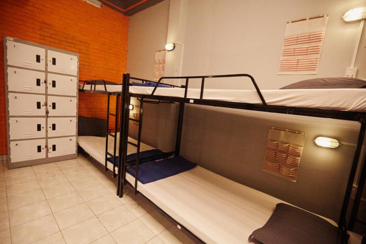Dream Station - Saigon Hostel Хошимин Екстериор снимка