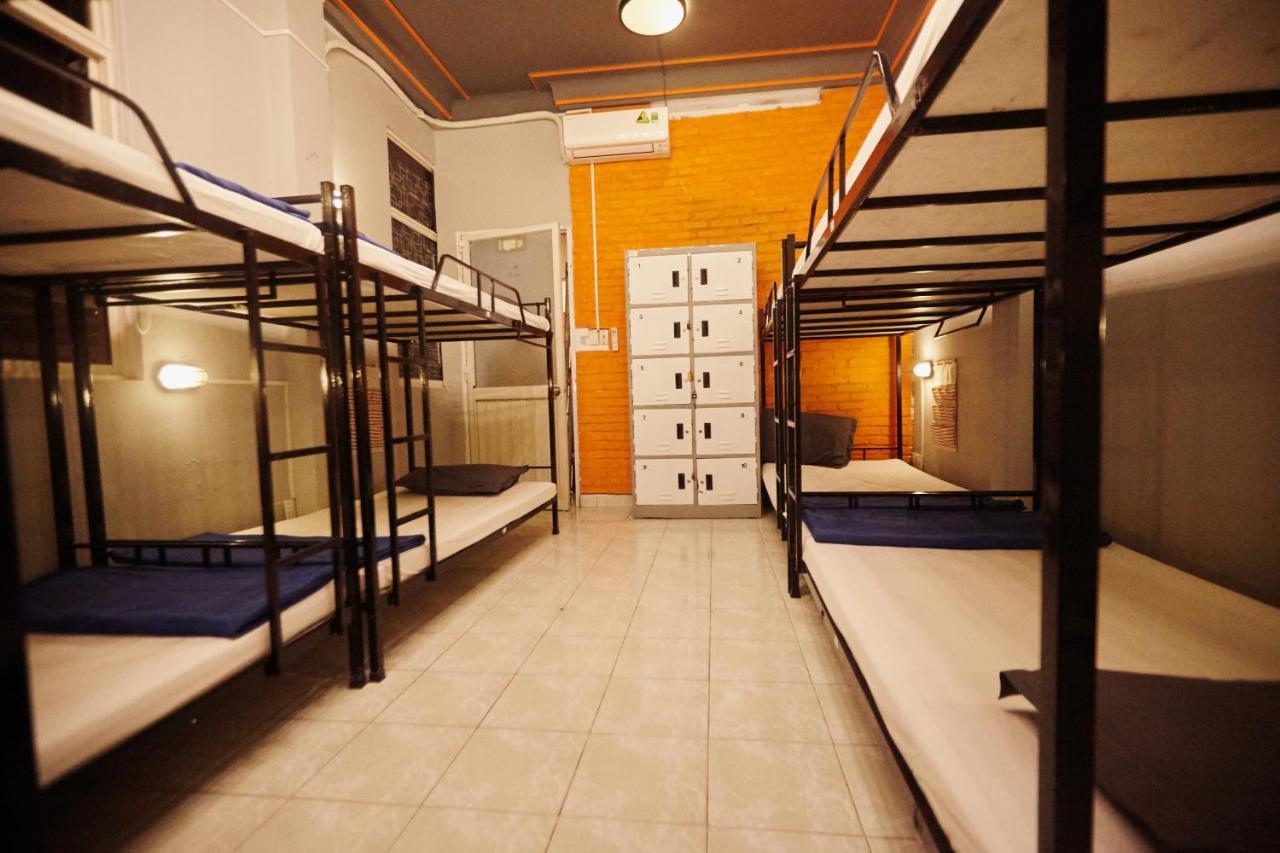 Dream Station - Saigon Hostel Хошимин Екстериор снимка