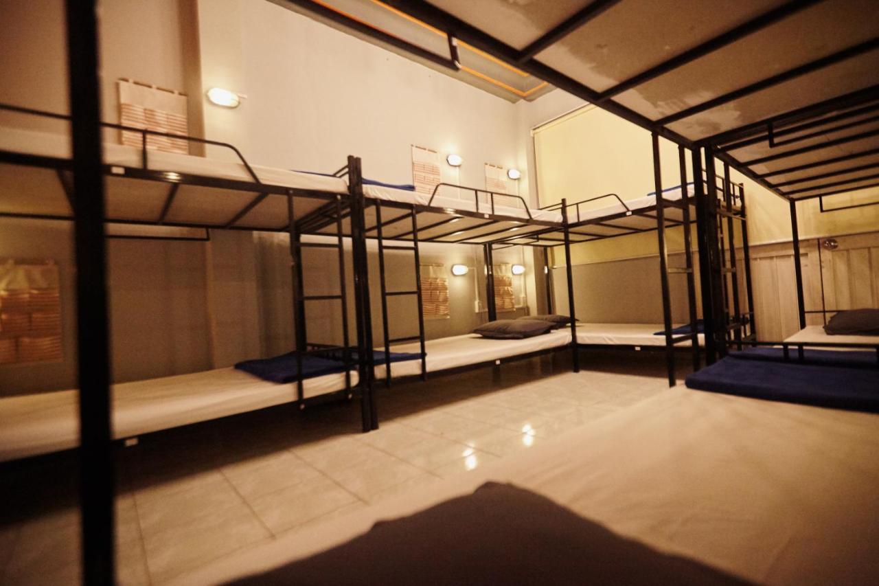 Dream Station - Saigon Hostel Хошимин Екстериор снимка